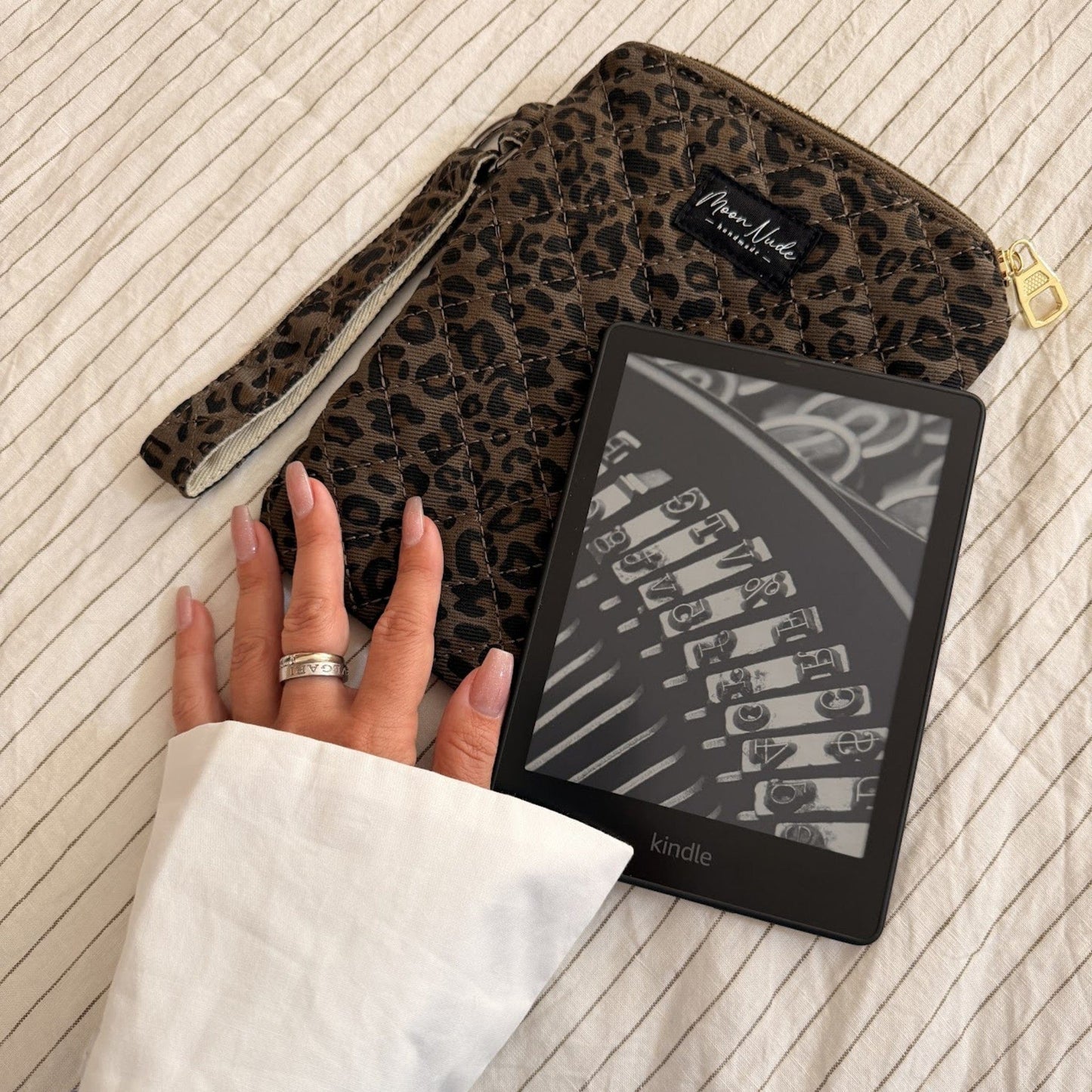 Savanna eReader Pouch